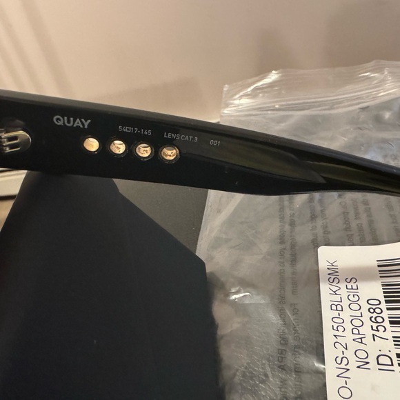 NWT Quay “NO APOLOGIES” blk frame/smk lense NEW DROP Super HOT Must Have Sunnies - Picture 5 of 9